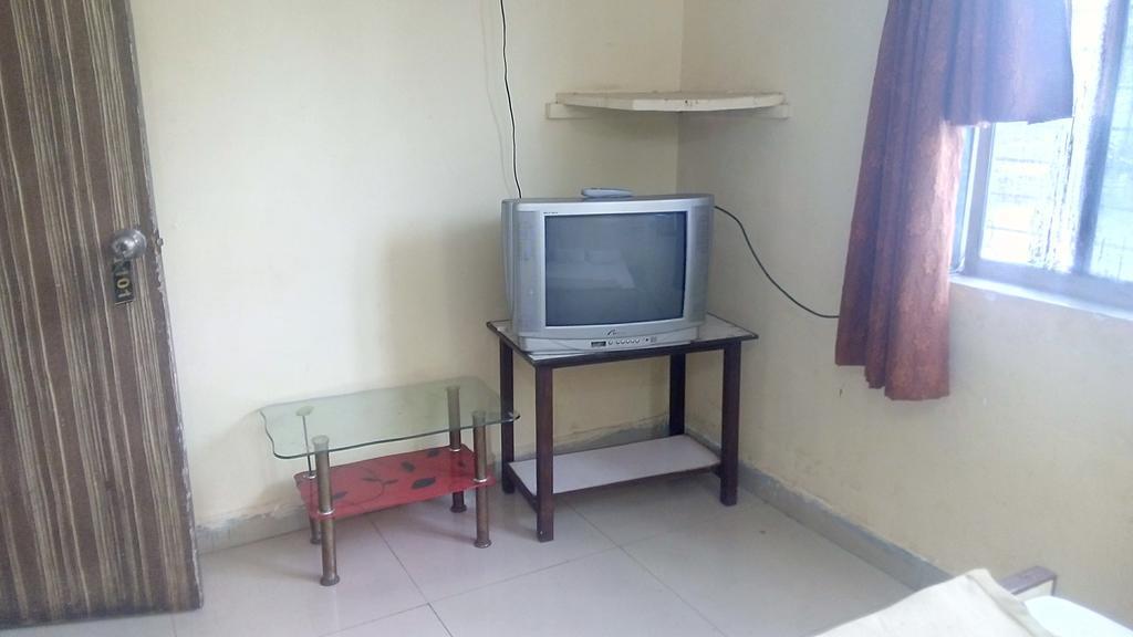 Hotel Shiva Panvel Zimmer foto